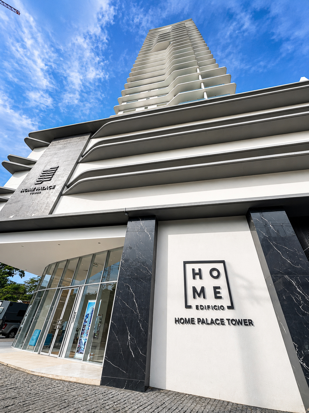 Fachada de edificio residencial premium en Asunción